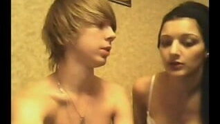 Armenian girl with Russian boyfriend fuck on webcam